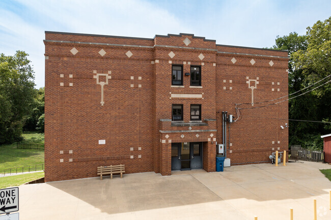 Jefferson Elementary School offers various activities for students.