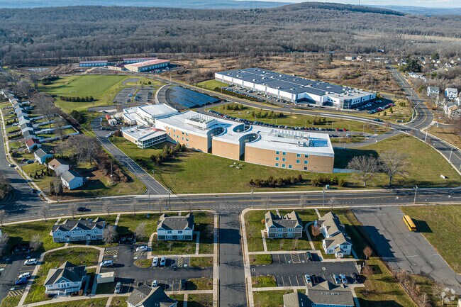 Academy of Science and Innovation has a student to teacher ratio of 11:1.