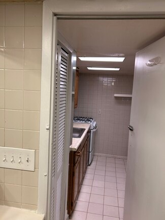 118 Sycamore St Unit LowerLevel, West Hempstead, NY 11552