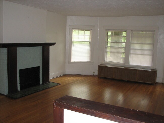 2669 Euclid Heights Blvd, Cleveland, OH 44106 - photo 5