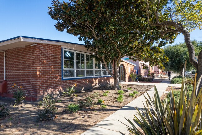 La Purisima Concepcion Catholic School is centrally located.