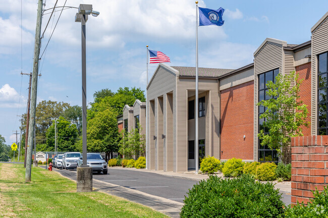 Heath Middle School has a student to teacher ratio of 15 to 1 in Paducah.