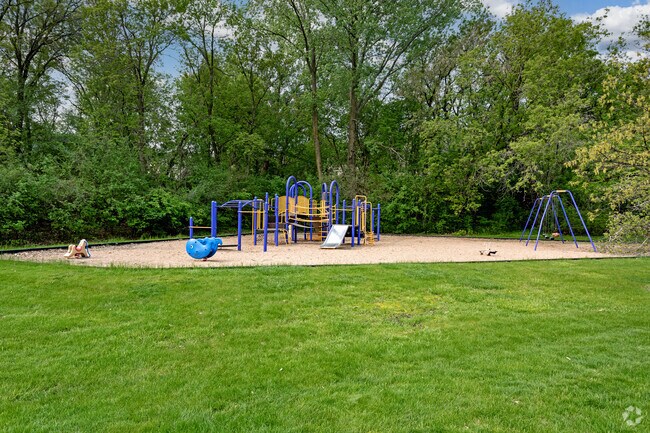 Long Lake Park is a small neighborhood park with a playground adjacent to Long Lake in Scott Highlands.