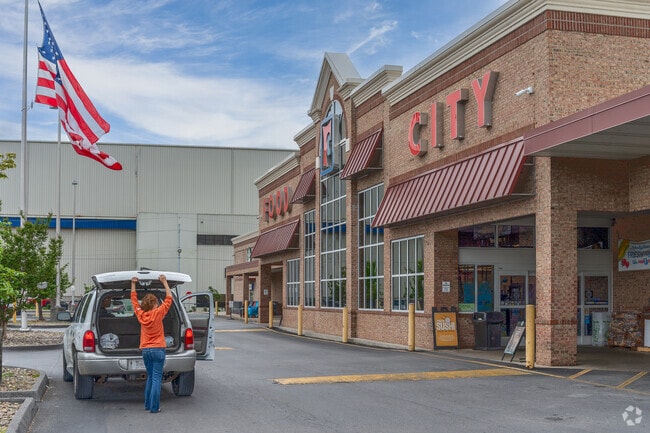 Downtown Kingsport residents do not have to go far to get groceries, as Food City is right in the neighborhood.