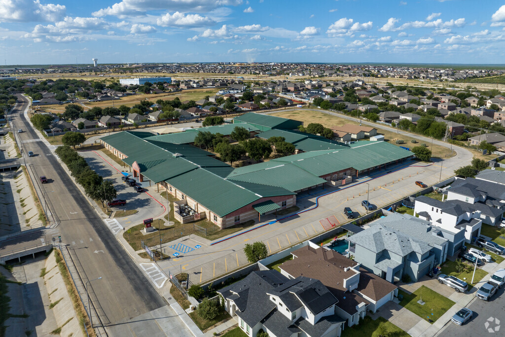 Charles Borchers Elementary School hosts grades Pre-K to 5th in northeast Laredo, Tx.