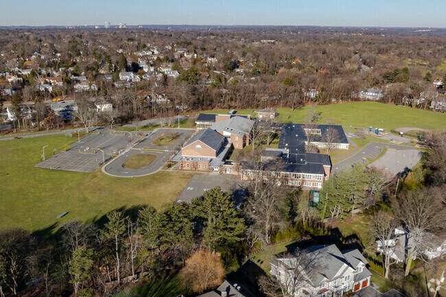Quaker Ridge School at 125 Weaver Street in Scarsdale, NY.