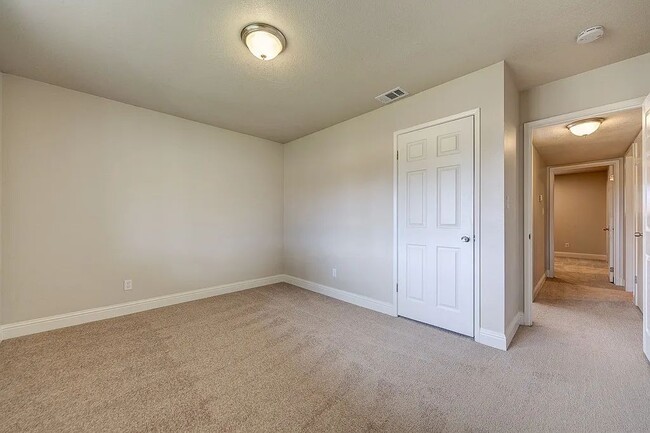 5923 Revelstok Dr, Sacramento, CA 95842 - photo 5