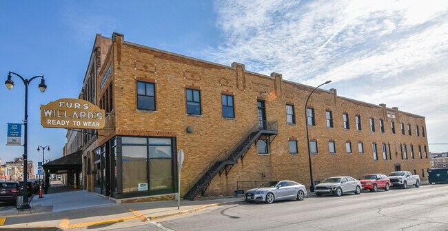 36 W Main St unit 201, Marshalltown, IA 50158 - photo 3