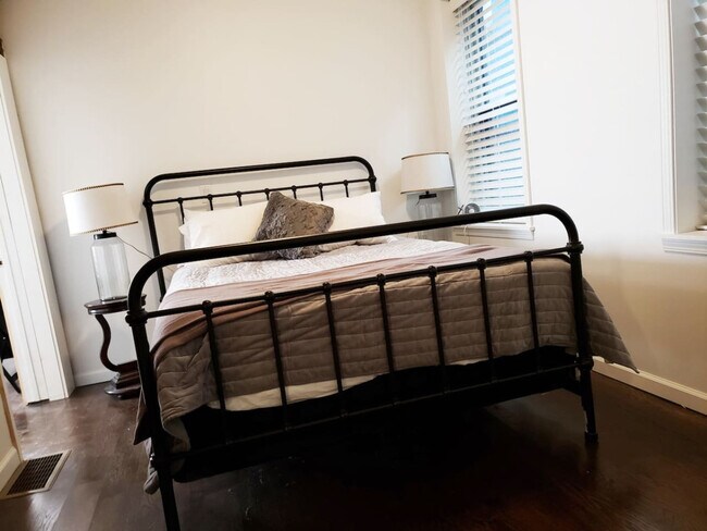 204 Magnolia St unit ID1056140P, Cincinnati, OH 45202 - photo 2