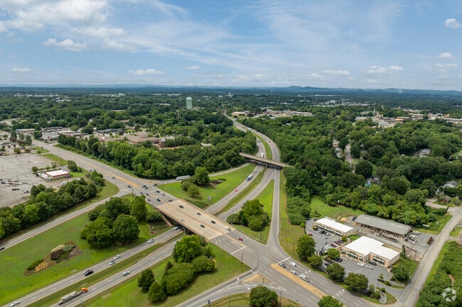 Oakwood-Hillcrest locals can confidently travel or commute the area with easy interstate access.