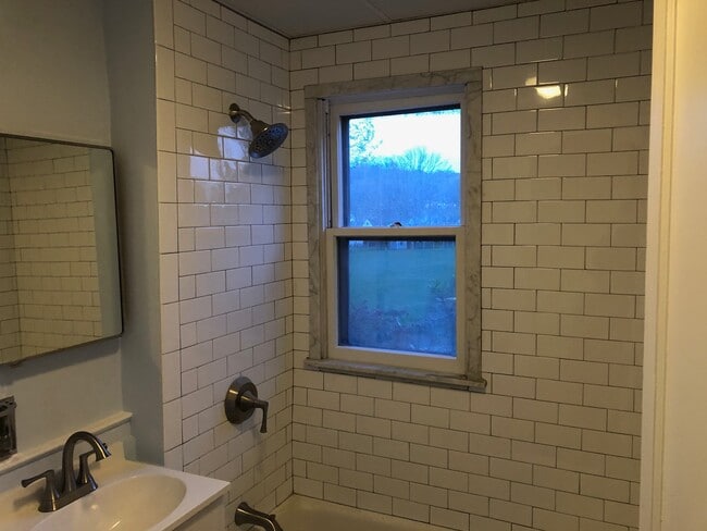 Full bath - second floor