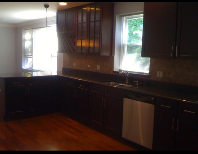 2539 W Lunt Ave unit 1, Chicago, IL 60645 - photo 2