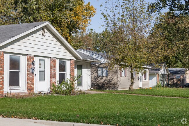Find bungalow and ranch style homes at Greater McMillen Park in Fort Wayne.