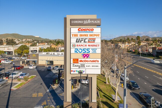 Corona Hills Plaza has many national chains for residents in Home Gardens.