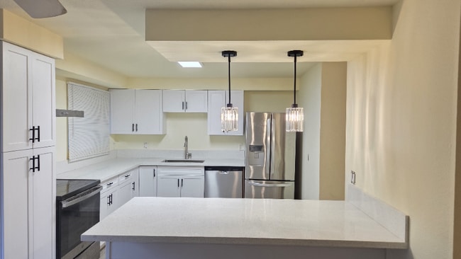 13543 SW 64th Ave, Portland, OR 97219 - photo 2