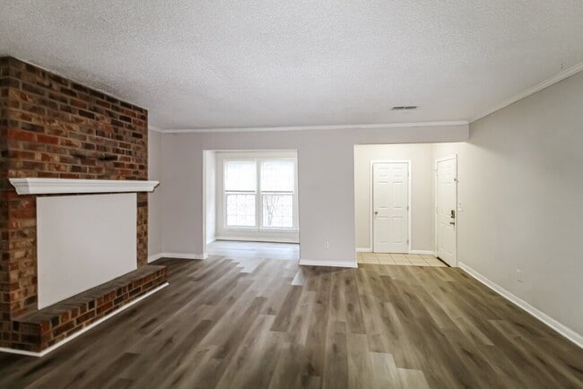 5657 Estates Ct, Norcross, GA 30093 - photo 3