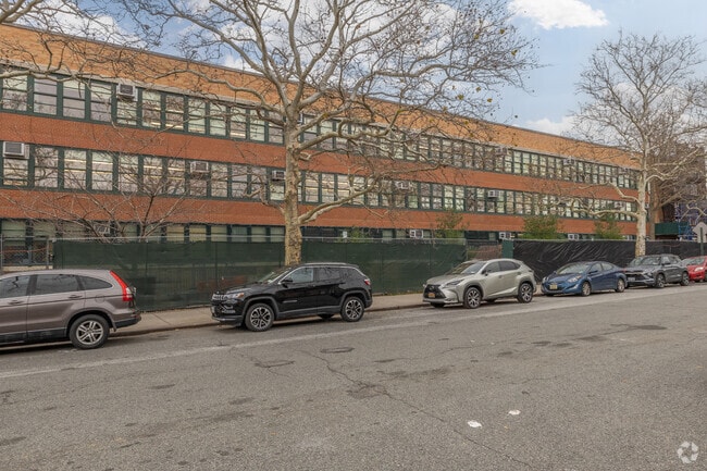 The student population of Ps 232 Lindenwood is 836.