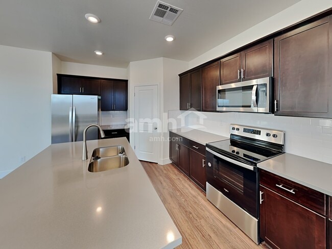 21469 S 231st Way, Queen Creek, AZ 85142 - photo 2