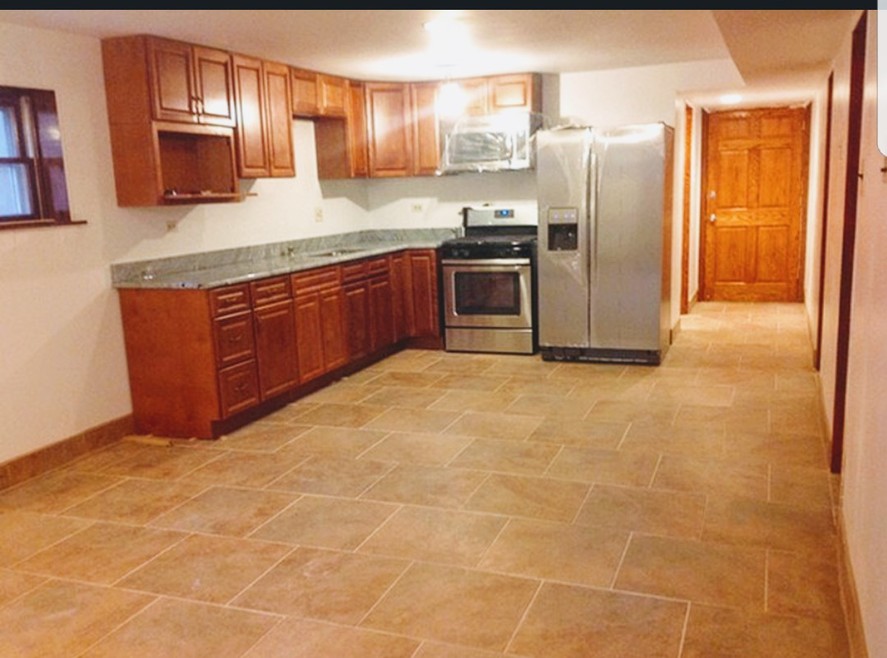 Kitchen with stainless steel appliances & Granite countertop