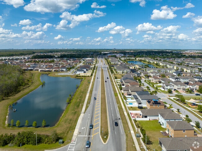 Travel throughout the Tapestry neighborhood is easy with well-marked streets.