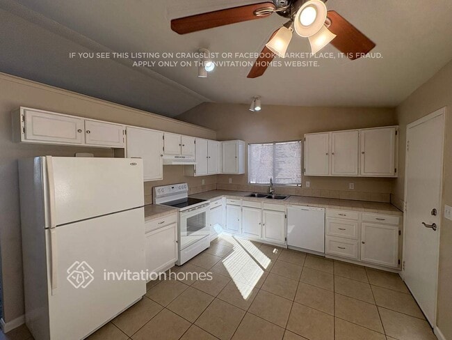 6801 W Shangri la Rd, Peoria, AZ 85345 - photo 5