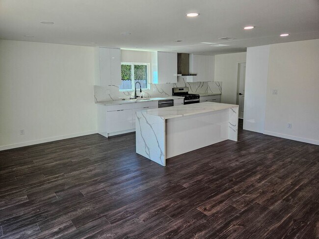 12948 Lull St, North Hollywood, CA 91605 - photo 6