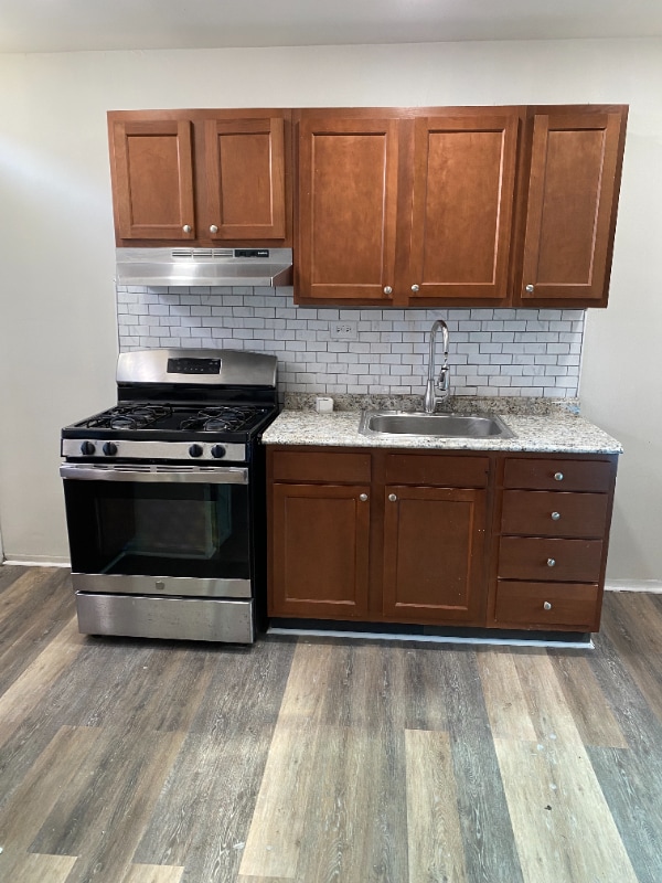 2652 S Sylmar St, Philadelphia, PA 19142 - photo 4