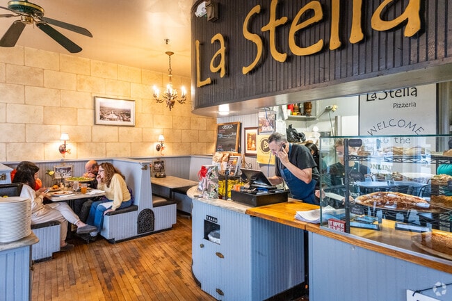 Share great pizza and Italian dishes with loved ones at La Stella Pizzeria in Norwich, CT.