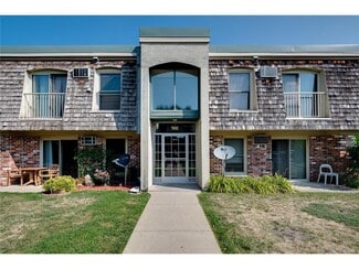 900 9th Ave S Unit 7, Hopkins, MN 55343