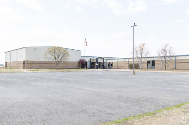 Herald Elementary School serves students in first and second grades.