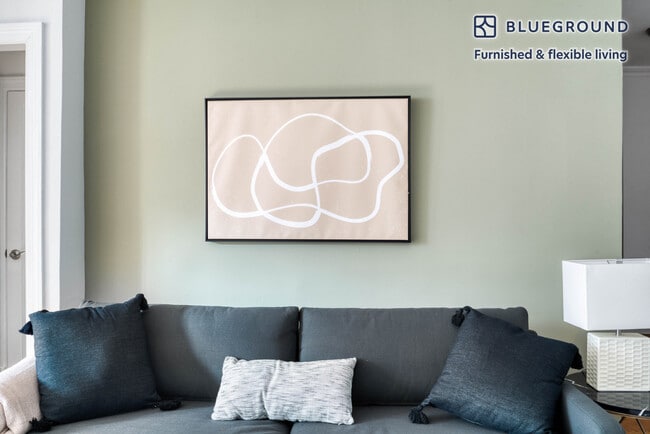 108 W 15th St unit FL3-ID31, New York, NY 10011 - photo 2