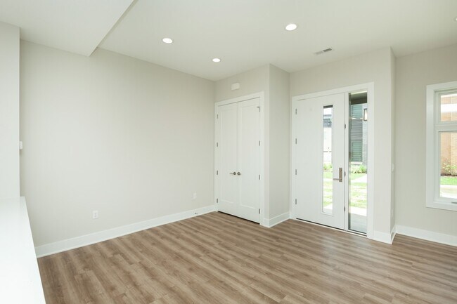 822 E 2nd St, Des Moines, IA 50309 - photo 5