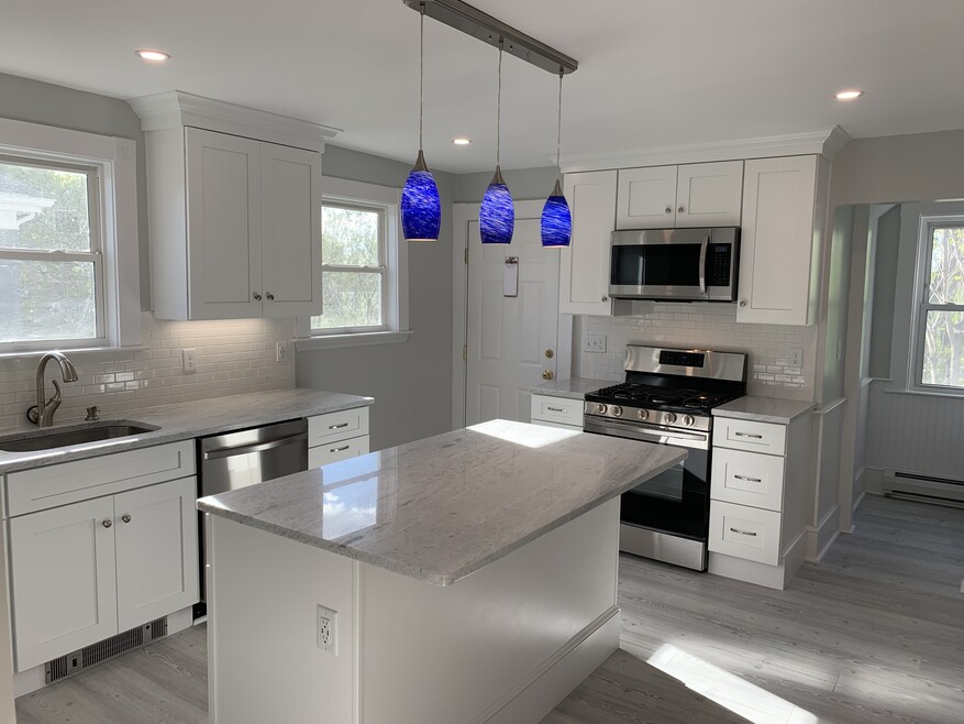 Eat In Kitchen