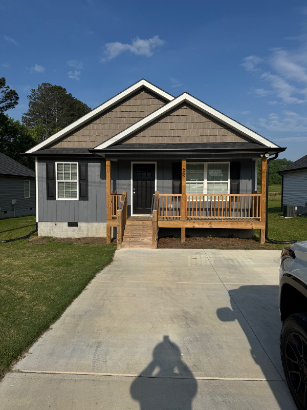 609 Fondel Ln, Tunnel Hill, GA 30755