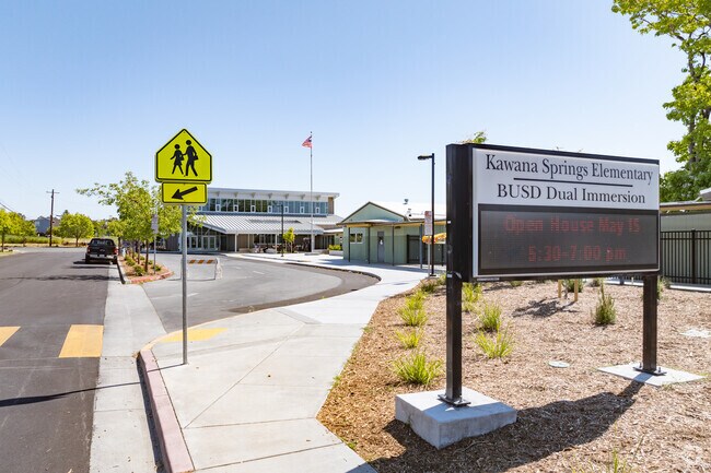 Your children will thrive at Kawana Springs Elementary School.