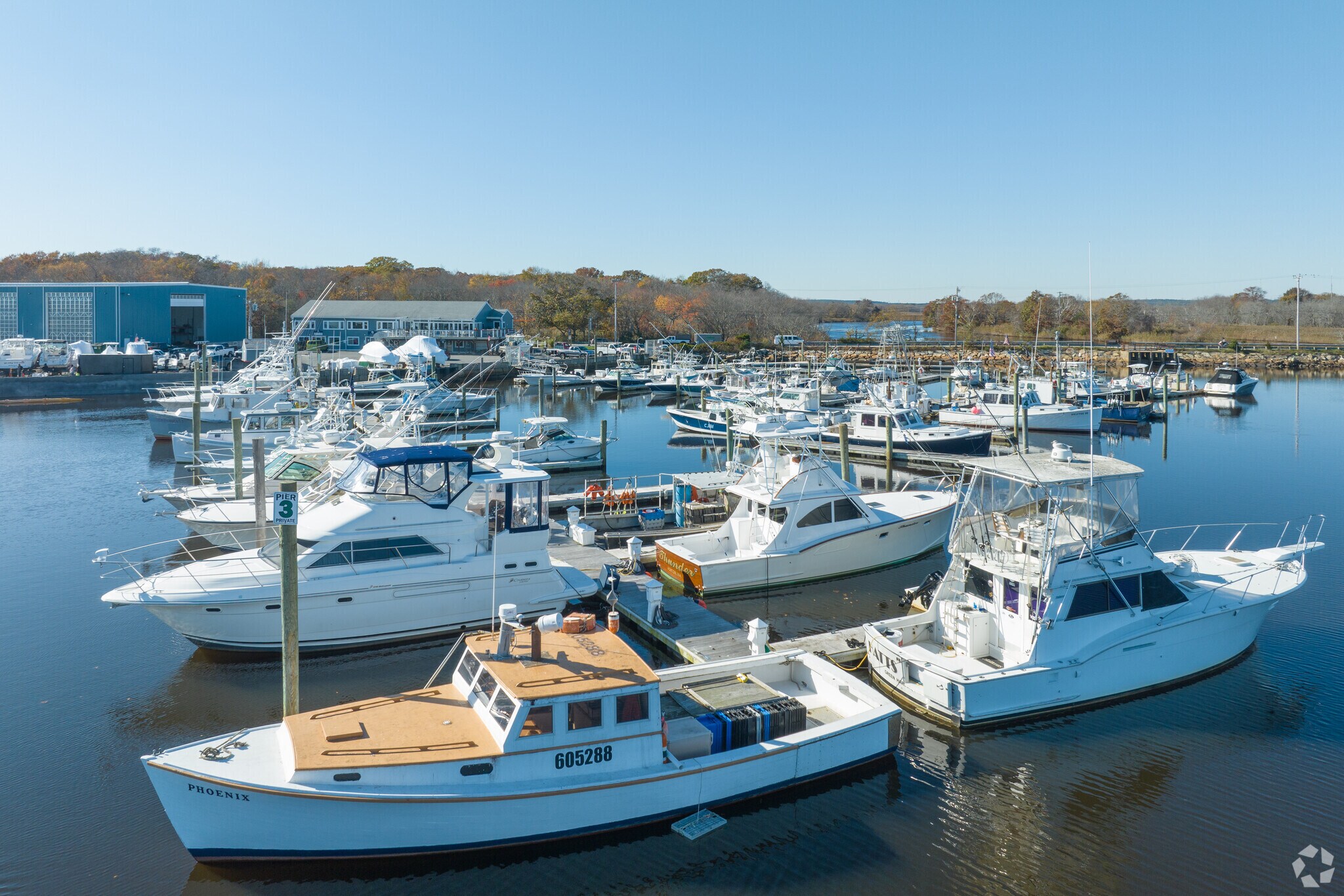 Dock your boat at Green Harbor Yacht Club.