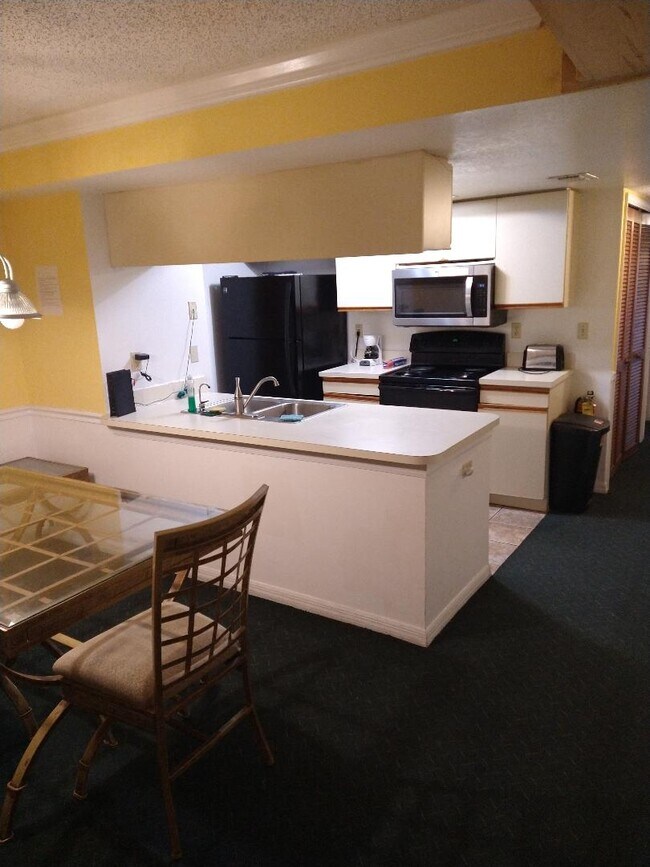 2727 N Poinciana Blvd unit Somerset Villas, Kissimmee, FL 34746 - photo 3