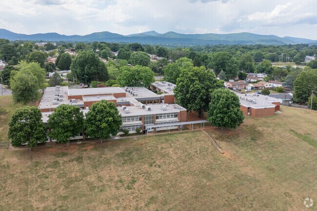 Monterey Elementary enrolls 99% economically disadvantaged students.