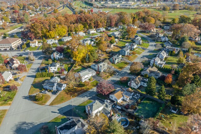 Enjoy being surrounded my beautiful trees in the quaint neighborhoods of Mayfield.