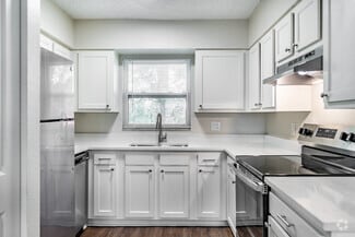 5870 56th Ave N, Kenneth City, FL 33709