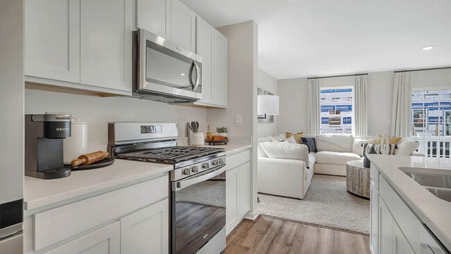 437 Lakeshore Ct, Saint Charles, IL 60174 - photo 6