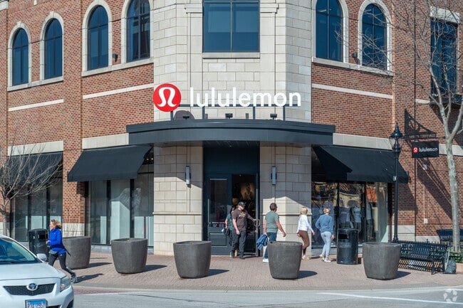 lululemon is a short walk for Naperville Historic District residents.