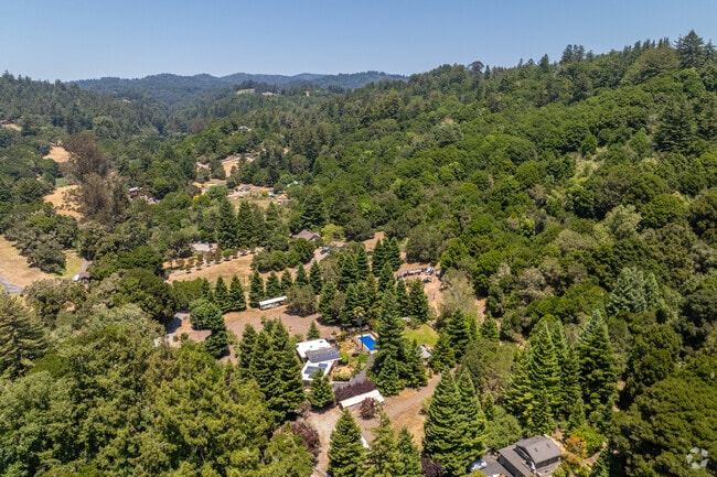 Magic Apple School fosters a love for learning in Santa Cruz.