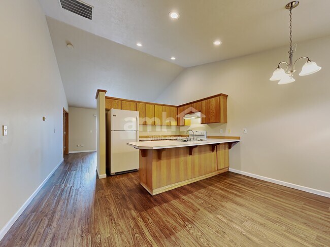 641 NW Meadows Dr, McMinnville, OR 97128 - photo 4