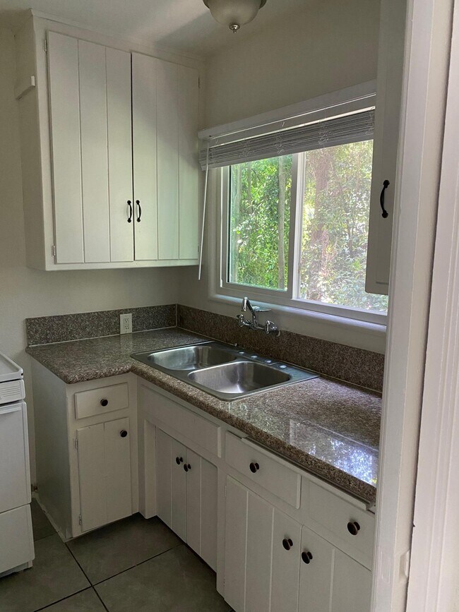 15555 Parthenia St unit 120, North Hills, CA 91343 - photo 5