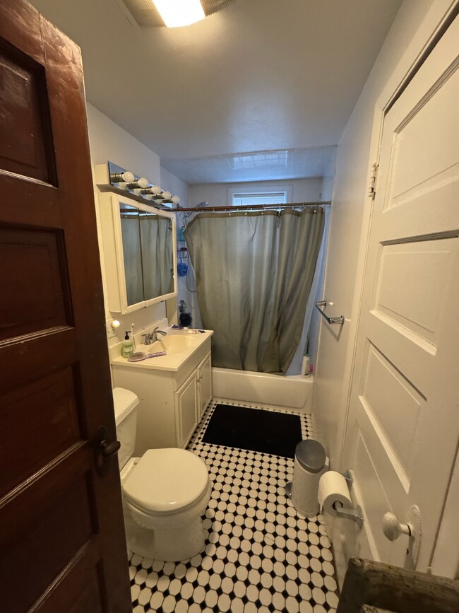 12 Cambridge Terrace unit 2, Cambridge, MA 02140 - photo 5