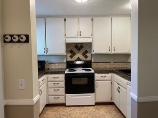209 N Singingwood St Unit 4, Orange, CA 92869