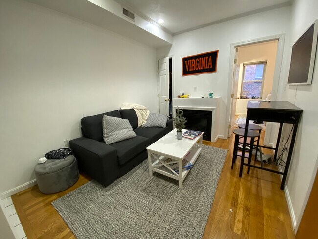 1 Wiget St unit 4, Boston, MA 02113 - photo 3