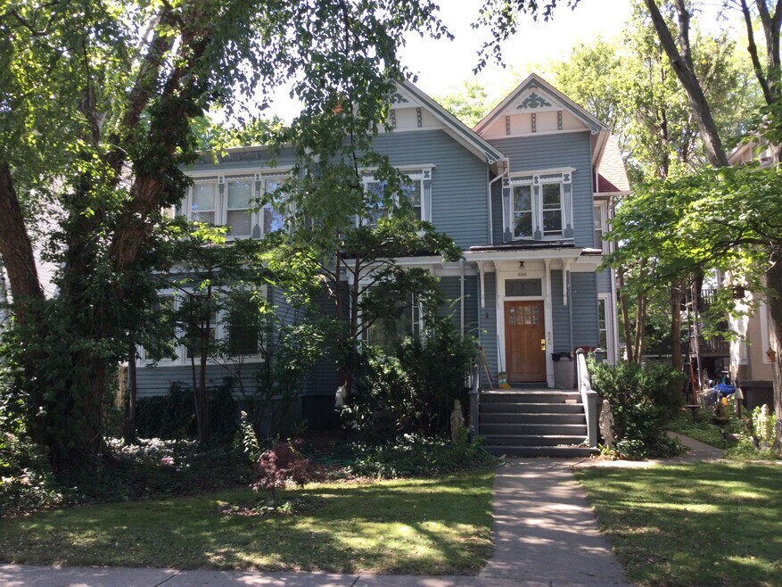 1306 Hinman Ave unit D, Evanston, IL 60201 - photo 1