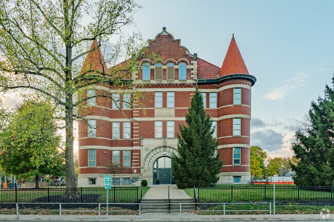 The Hyde Park School can be found near the residential areas.
